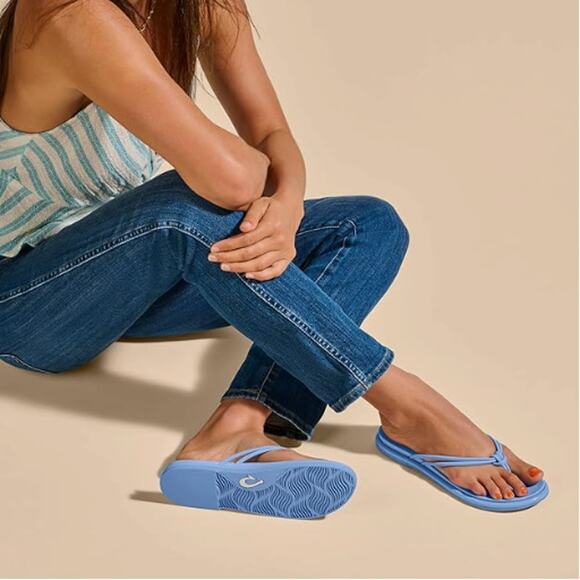 Olukai Aka Flip Flop Sandals Comfort Summer Beach Coastal Cloud Blue Size 10 NWT - Picture 2 of 10